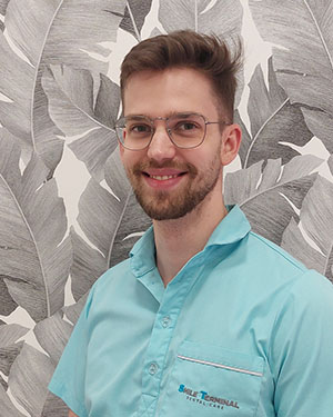 Dr. Bence Benedikti Zahnarzt, Kieferorthopädischer Spezialist